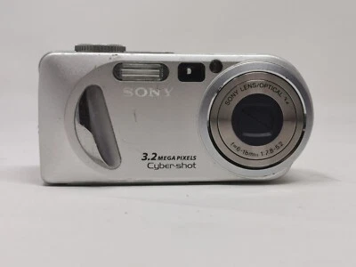 Sony Cyber-shot DSC-P8 3.2MP Digital Camera - Silver - Image 1 of 4