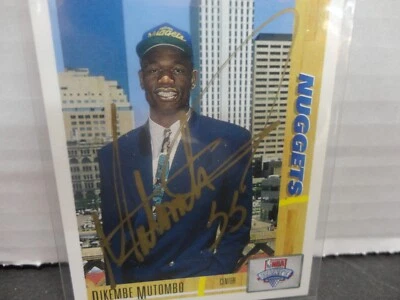 DIKOMBE MUTOMBO  1991 UPPER DECK BASKET BALL CARD #3 AUTOGRAPHED DENVER NUGGETS - Image 1 of 3