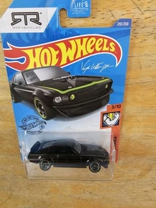 Hot Wheels '69 Ford Mustang Boss 302, Black; 2018 Muscle Mania Series 3/10 - Picture 1 of 4