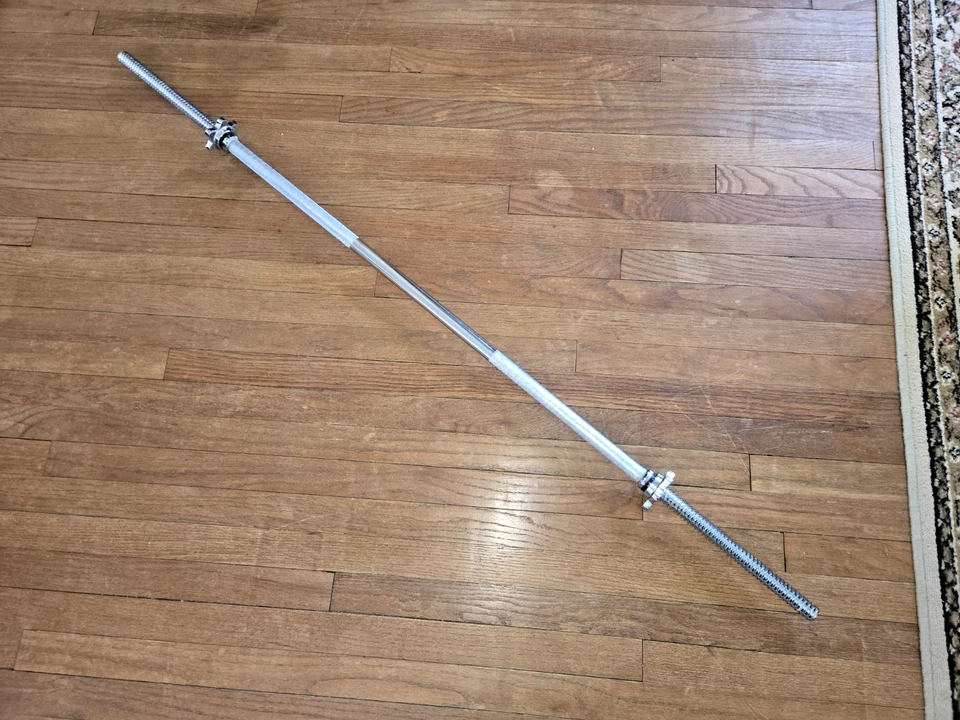 Barra de levantamiento de pesas cromada, 60" de largo, extremos roscados de 1" - para placas de orificio de 1" Foto 1 de 1