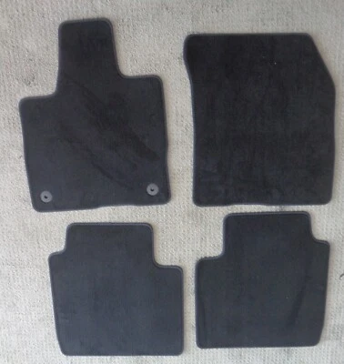 NUEVO Juego de 4 alfombrillas negras alfombrillas Lincoln Navigator originales OEM 2018-23 Foto 1 de 4