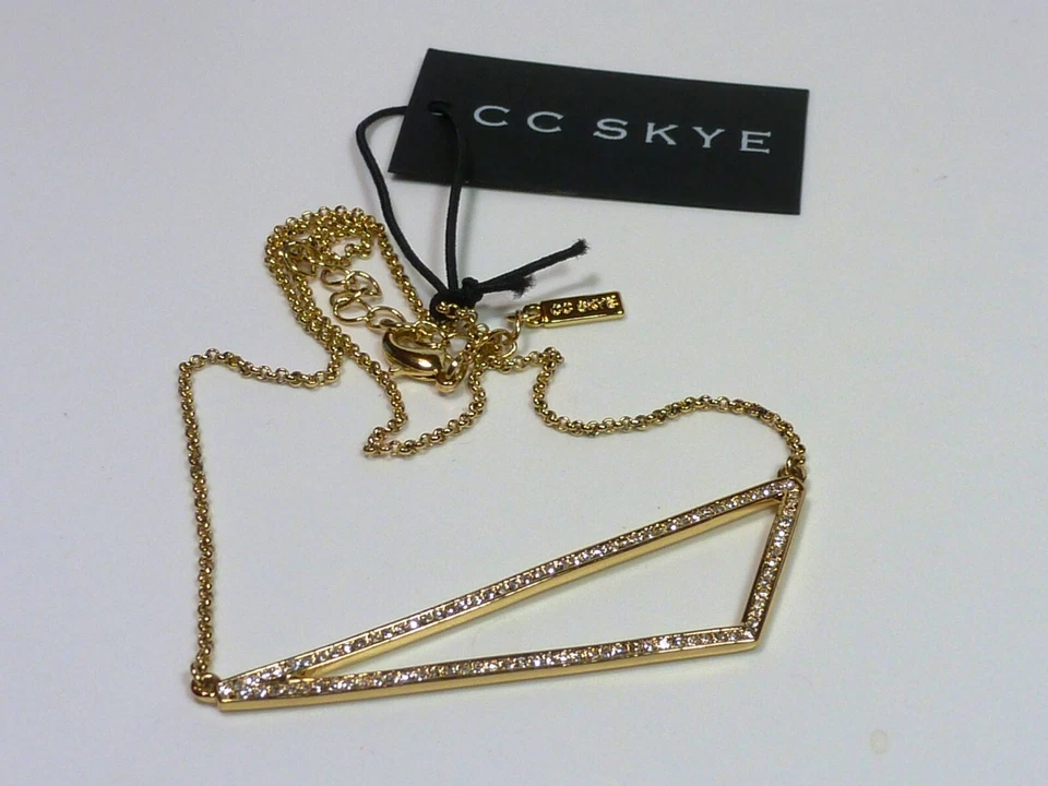 A67) CC Skye Gold Plated Triangle Necklace w/ Pave Crystals - new  Foto 1 de 4