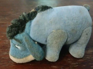 Figura flocada vintage años 60 Disney Eeyore Winnie the Poo 2,5" - Imagen 1 de 2