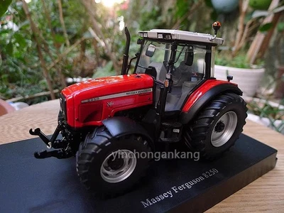 UH - Massey Ferguson 8250 Xtra Diecast Scale Model Farm Tractor 1/32 - Image 1 of 4