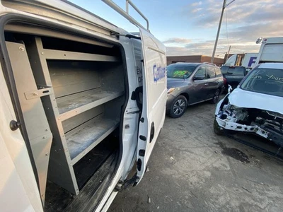 Used Rear Left Door Assembly Rear Side fits: 2018 Ram Promaster city sliding w/o - Imagem 1 de 4