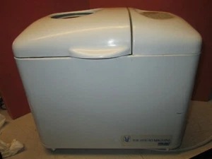 Welbilt Bread Maker, ABM3300, 1 1/5 Lb Loaf Capacity - Picture 1 of 5