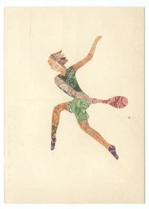 STAMP ART COLLAGE - SPORTLERIN TENNISSPIELERIN - Vintage Postkarte - Bild 1 von 2