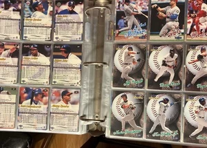 1998 FLEER ULTRA BASEBALL COMPLETE SET 1-501 In Album - Picture 1 of 5