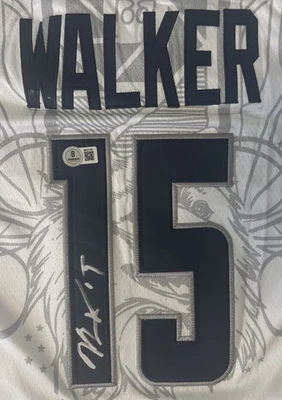 Camiseta deportiva firmada por Kemba Walker autografiada por UConn Huskies Beckett certificado de autenticidad Foto 1 de 4