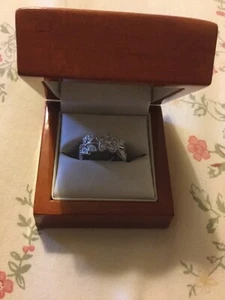 silver and crystal floral leaf ring size N - Picture 1 of 4