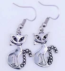 Vintage retro style antique silver coloured kitty cat kitten dangle earrings - Picture 1 of 3