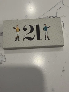 Kultige geschlossene New York 21 Club Restaurant Pferderennen Spiele rote Spitzen Jockey - Bild 1 von 8