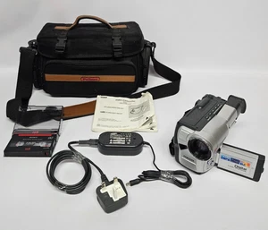 Samsung VP-L905D Hi8 Video Camcorder w/ Excellent Battery, Charger, Tape & Case - Picture 1 of 20
