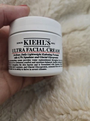Crema facial Kiehl's Ultra - 4,2 oz / 125 ml - 100 % hidratante peso ligero Sephora Foto 1 de 4