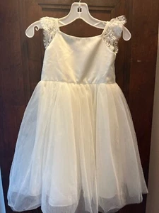 DAVID'S BRIDAL Ivory Flower Girl Dress Size 2T Fits like 3T - Picture 1 of 2