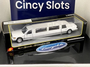 Superior Lincoln Limousine 1996 White Diecast Car 1:24 Scale Sunnyside - Picture 1 of 1