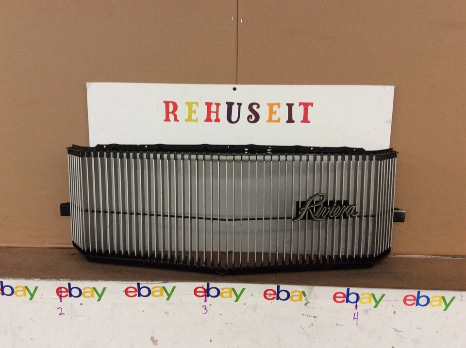 VINTAGE 1975  BUICK RIVIERA  FRONT GRILLE GRILL  w/ Emblem Metal oem 75 - Image 1 of 4