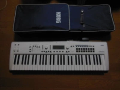 KORG KROSS 2 61 Keyboard Synthesizer Cross 61 Key  Working Confirmed - Image 1 of 4