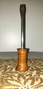 VINTAGE HANDGEFERTIGTER STAHLSCHRAUBENDREHER MASSIVHOLZ UNTEN BRIEFBESCHWERER - 11,75"H - Bild 1 von 6
