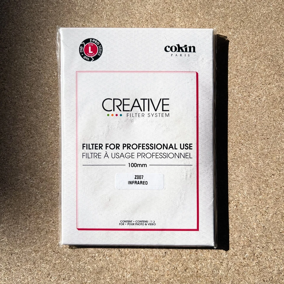 Cokin Square Infrared 720 89B (Z007) 6-Stop L (Z) Series Holder 100 x 100 mm - Image 1 of 2