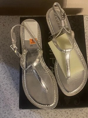 Rampage Silver Crackled Metallic  Thong Sandal - Imagem 1 de 4