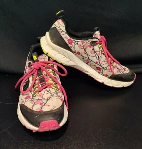 Women's The North Face Spreva Tokyo Cherry Blossom Print Black Size 9 - Picture 1 of 12