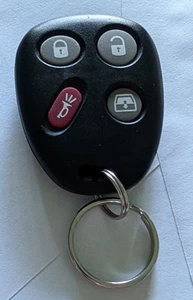 GMC GM OEM 04-05 Envoy XUV Keyless Entry-Key Fob Remote Transmitter: 15135557 - Picture 1 of 3