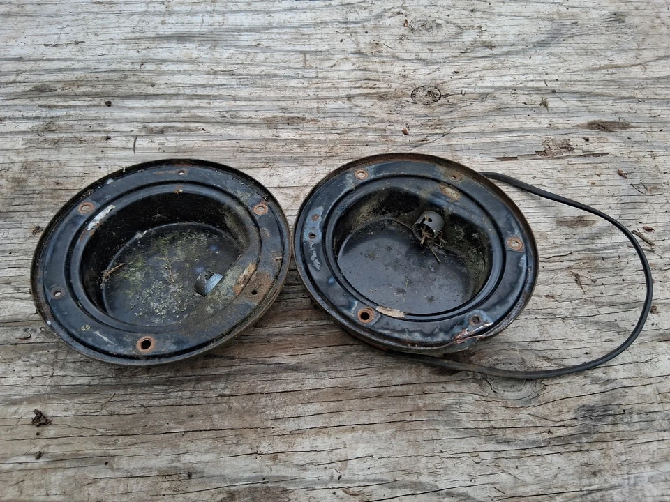 1967 International Scout 800 baldes de lanterna traseira Grote lado esquerdo e direito - Imagem 1 de 4