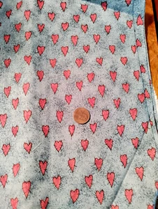 FABRIC REMNANT LIGHT WEIGHT DENIM LOOK COTTON WITH HEARTS 1-1 3 YDS X 44" - Picture 1 of 3