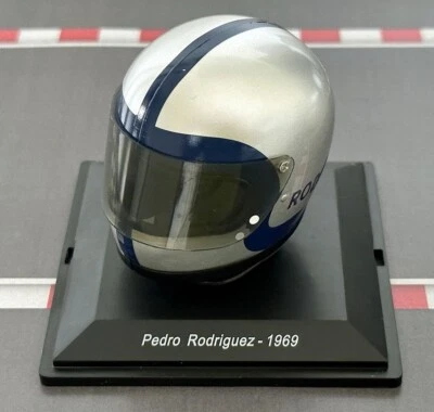 NEW 1:5 Casco Helmet F1 PEDRO RODRIGUEZ 1969 FERRARI SPARK +Magaz. no Minichamps - Immagine 1 di 3