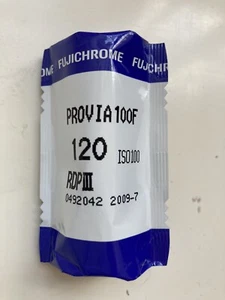 1 x 120 Fujifilm Provia 100F Expired 07/2009 Medium Format slide film - Picture 1 of 2