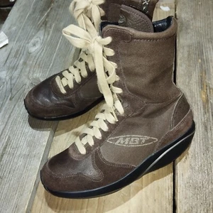 Botas MBT talla 3 UK moldeadas - Imagen 1 de 15