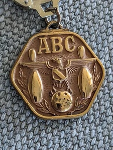 ABC American Bowling Congress Tournament Award Llavero 1975 Bowling - Imagen 1 de 3