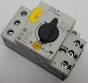 Disyuntor de protección del motor Eaton PKZM0-32, 32A, 3 polos, 600 VAC con auxiliar - Imagen 1 de 8