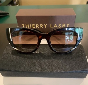 THIERRY LASRY NOTSLUTTY 008. Schildpatt/schwarz/weiß 53 mm Damen Cateye Sonnenbrille - Bild 1 von 10
