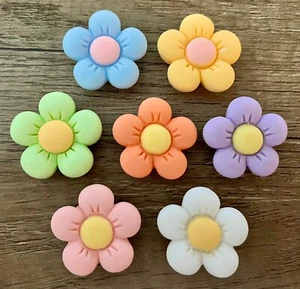 7pc Large 26mm/1.1" Flower Shoe Charms for Crocs or Shoe Laces - Picture 1 of 3