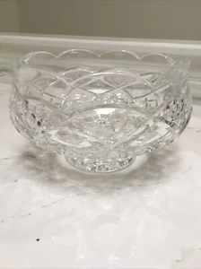 Waterford Crystal 7 1/2" Scalloped Footed Centerpiece Bowl - Picture 1 of 12
