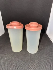 Vintage Tupperware #1329 - Salz & Pfefferstreuer Set - Dusty Rose Klappdeckel - Bild 1 von 1