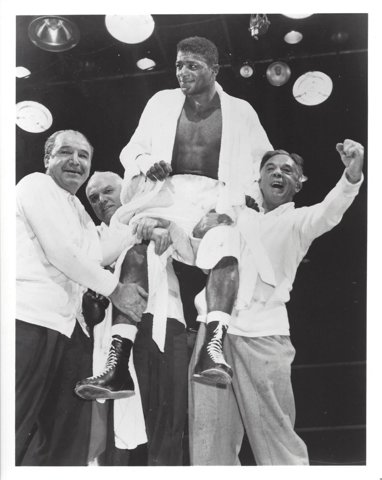 FLOYD PATTERSON WINS TITLE 8X10 PHOTO BOXING PICTURE - Image 1 of 1