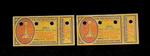 Boletos para niños de la Feria Mundial 1982 (2) alimentados a máquina - con agujeros - Imagen 1 de 3