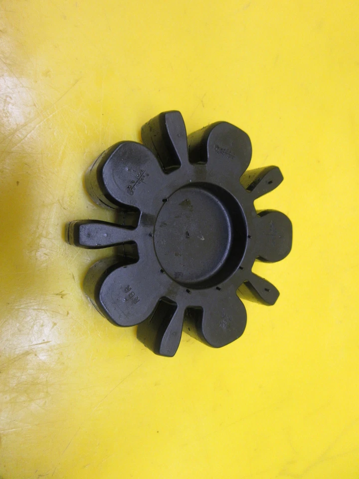 OEM 98 YAMAHA ВОЗБУДИТЕЛЬ TWIN 270HP РЕАКТИВНАЯ ЛОДКА РЕЗИНОВЫЙ КАРДАННЫЙ ВАЛ МУФТА WAVERUNNER  - Изображение 1 из 4