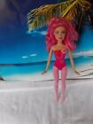 Barbie Puppe, mit roten aufgedruckten Badeanzug, lange rosa Haare