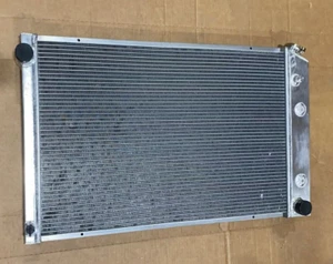 4 Row Radiator for 73-87 Chevy/GMC C/K C10 C20 C30 C1500 C2500 C3500 350 454 - Bild 1 von 2
