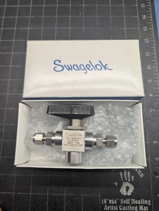 New Swagelok SS-83XTS4 High Pressure 3-Way Ball Valve 1/4 OD x 1/4 OD x 1/4 FNPT - Picture 1 of 4