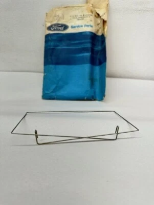 Muelle de puerta de llenado de gas Ford Granada 1975-1977 D6DZ-66405A24-B Foto 1 de 3