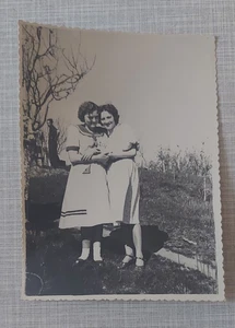 Lesbisch liebevolles Paar Frauen Gay Interesse Vintage Foto - Bild 1 von 4