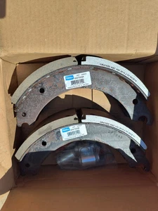 Kit de zapatas de freno de tambor Haldex GR4702QG remanufacturadas, delanteras, con kit de herrajes - Imagen 1 de 6