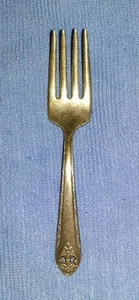 Forchetta vintage Holmes & Edwards taglia bambino anni 40? Placca argento - Foto 1 di 4