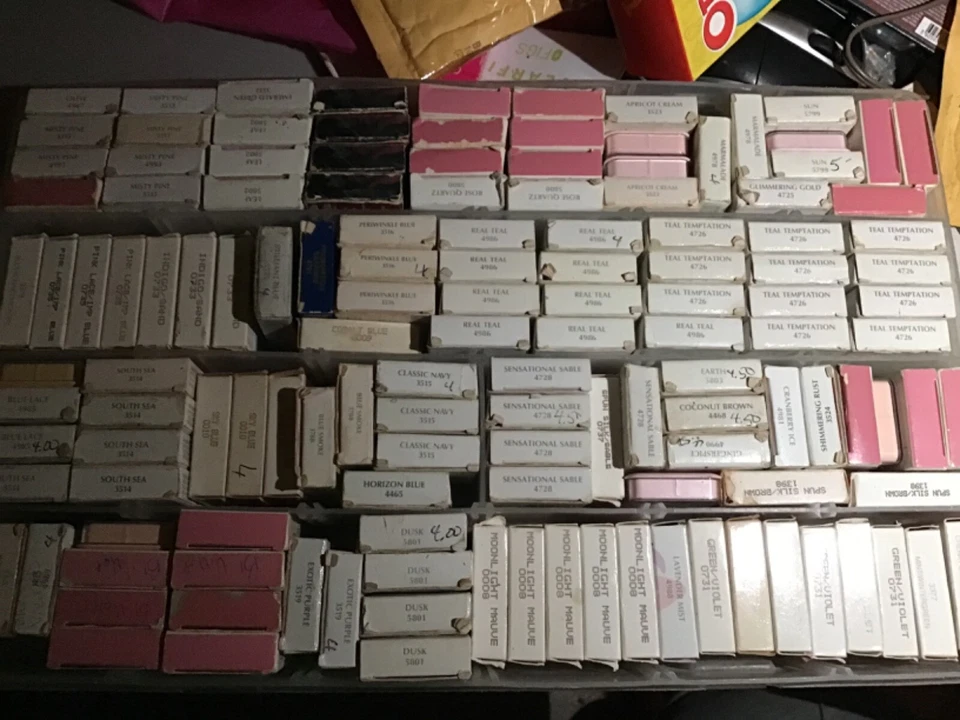 Mary Kay TAPESTRY ROSE EYE SHADOW  .09 or .1 oz BNIB - Image 1 of 1