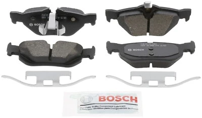 Pastillas de freno traseras de cerámica QuietCast Bosch 2007-2008 BMW 328xi Foto 1 de 4